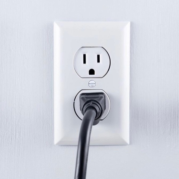 Leviton 1-Gang Duplex Outlet Wall Plate Cover, White - Picture 1 of 14